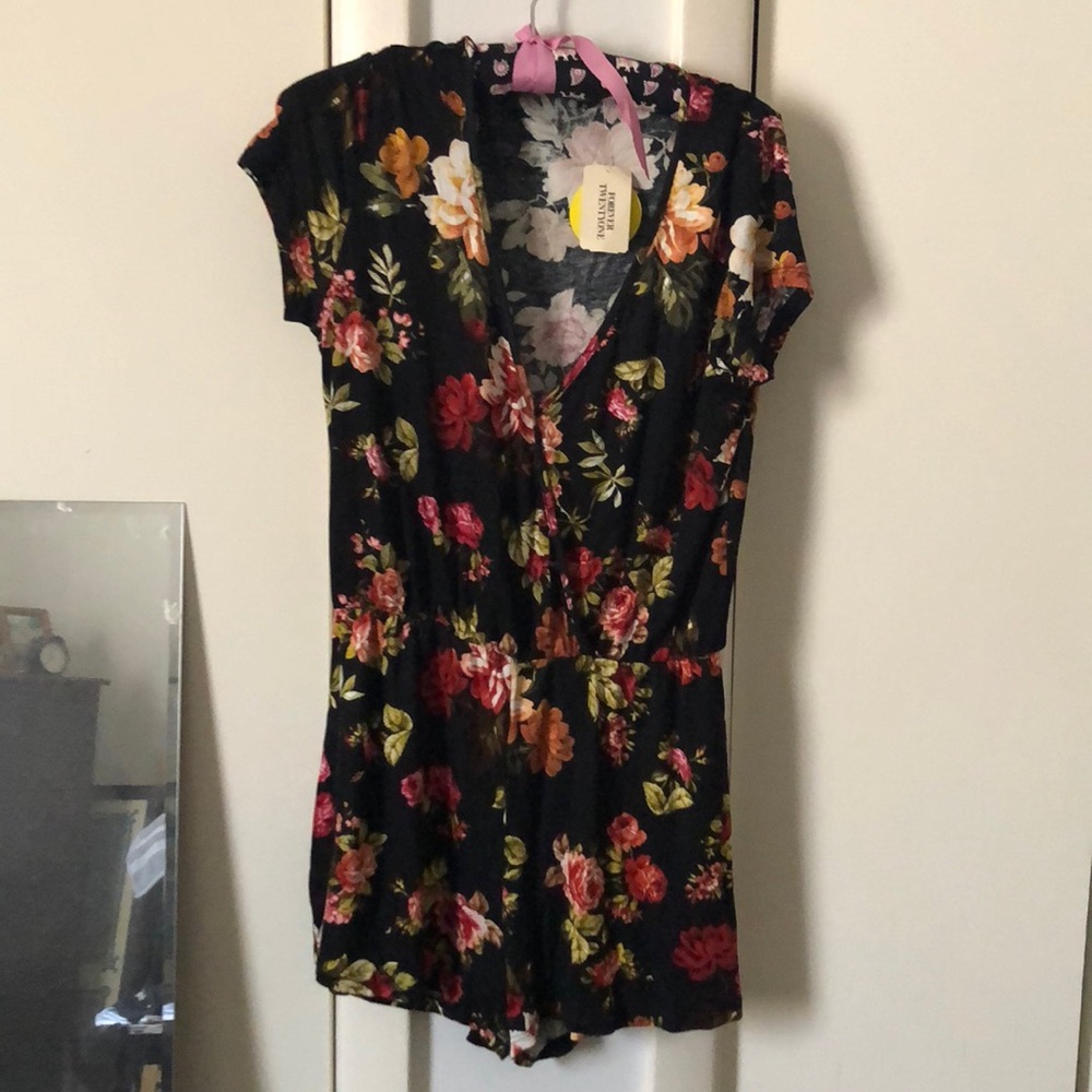 Black floral Forever 21 romper NWT